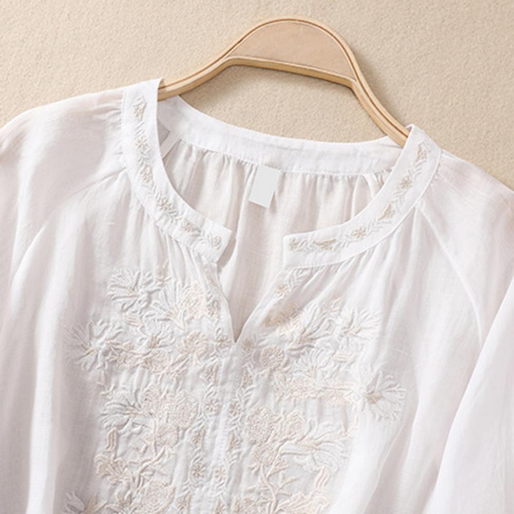 Cotton Linen Flower Embroidery Shirt Women Three Quarter Sleeves V Neck Casual Blouse Loose Solid Color Mother Blouse Women Top
