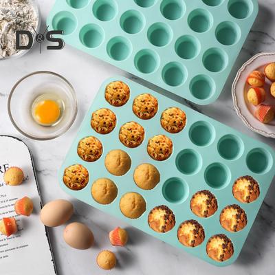 Silikon Muffin Kalıbı 24 Bardak Yapışmaz Kek Kalıbı Pişirme İçin Mini Yumurta Isırıkları Yüksek Isı Direnci Kolay Çıkarma Çok Yönlü Mini Kek Kalıbı