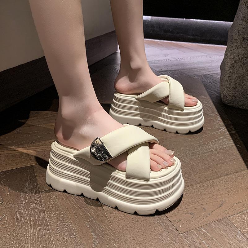 

8Cm thick-soled crossed slippers women s summer outer wear 2025 new small height-increasing beach shoes muffin one-word sandals 34