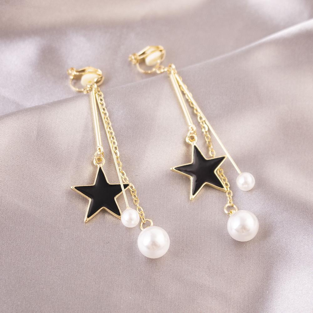 Elegant Clip-On Triangle Earrings for Non-Pierced Ears - Versatile, Light Luxury for Everyday Wear.