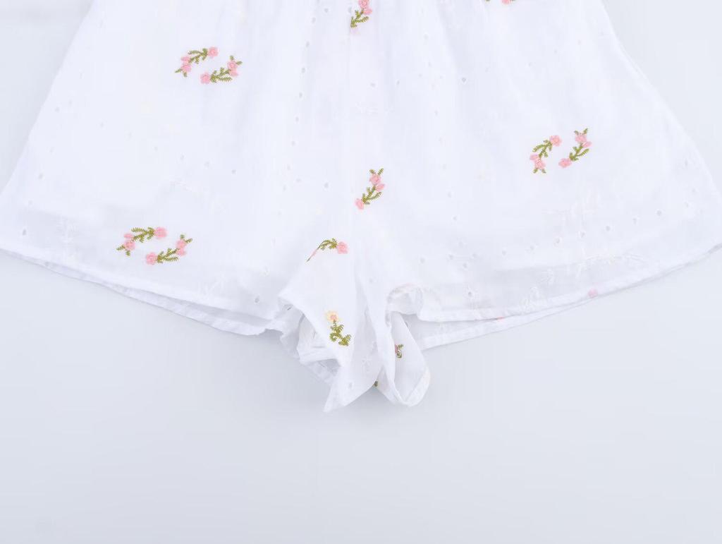Summer Women's Fashion: Embroidered Floral Shirt & Shorts Set