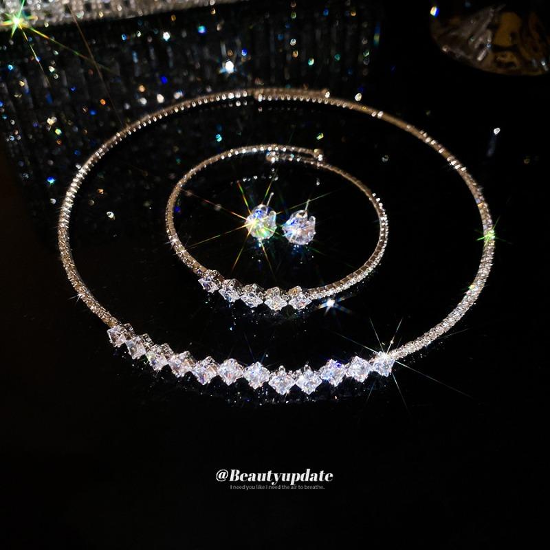 Stylish and simple pearl rhinestone collar bracelet stud earrings three-piece set light luxury high-end jewelry wholesale