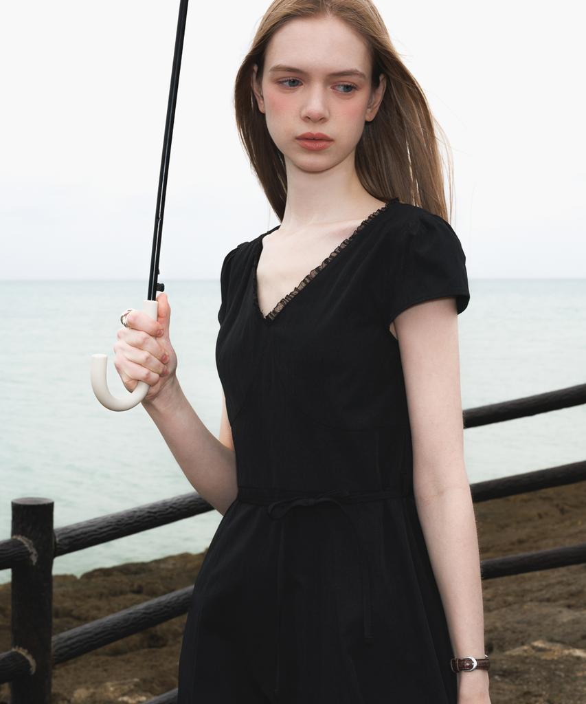 DEHEVE V-Neck Flare Dress [Black]