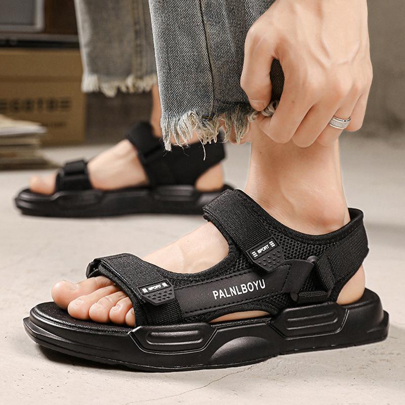 Módní sandály pánské léto 2025 nové sportovní plážové boty pánské ležérní řidičské pantofle s měkkou podrážkou protiskluzové