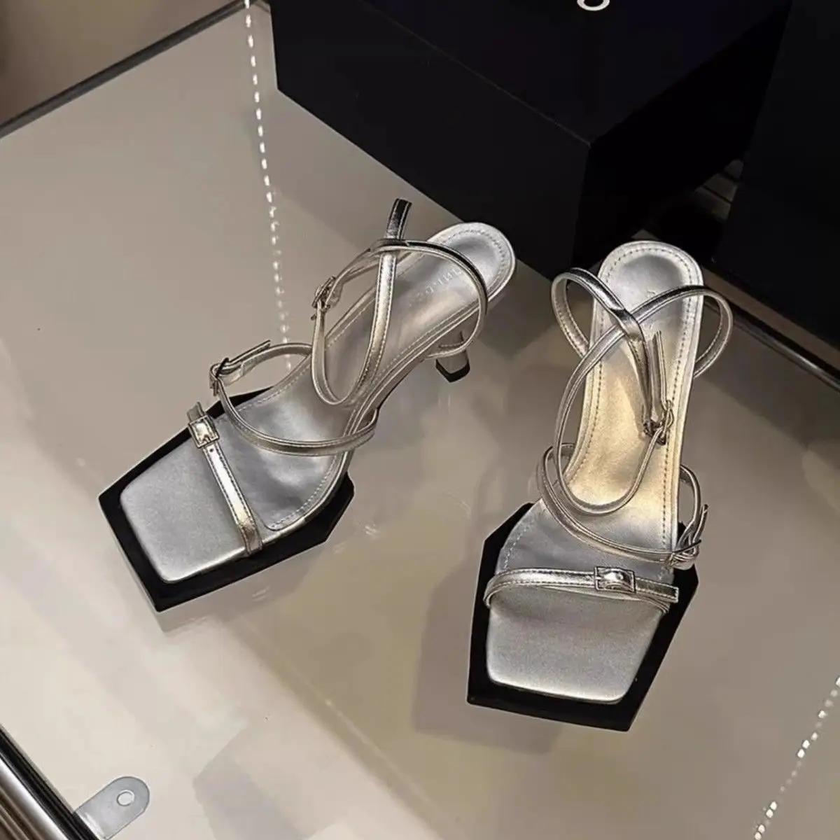 

Пряжки Открытые Носки Женские Туфли Шикарные и Элегантные Сандалии для Женщин Лучшие Сандалии Роскошные Противоскользящие Горячие Дешевые Ликвидации 39