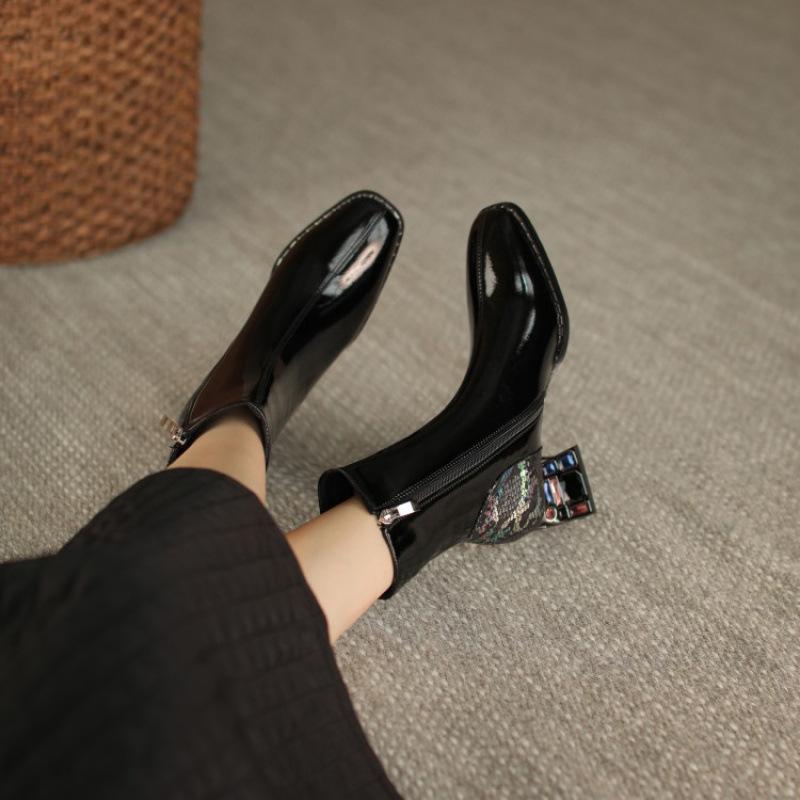 New middle heel round head patent leather Martin boots women's side zipper rubber sole Korean version square heel comfortable autumn and winter m