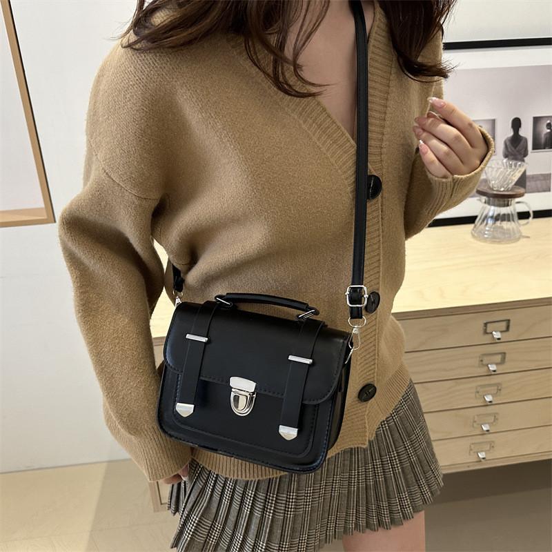 Trendy Korean Vintage Small Square Bag Stylish Minimalist Design For Autumn Fashion