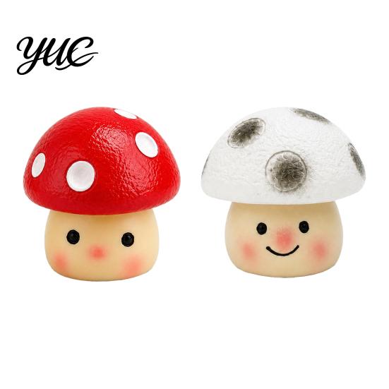 Decorative Resin Crafts Cute Mushroom Figurine, Desktop Ornament for Office Desk Home Decoration, Small Figurine Workstation Smiling Statue