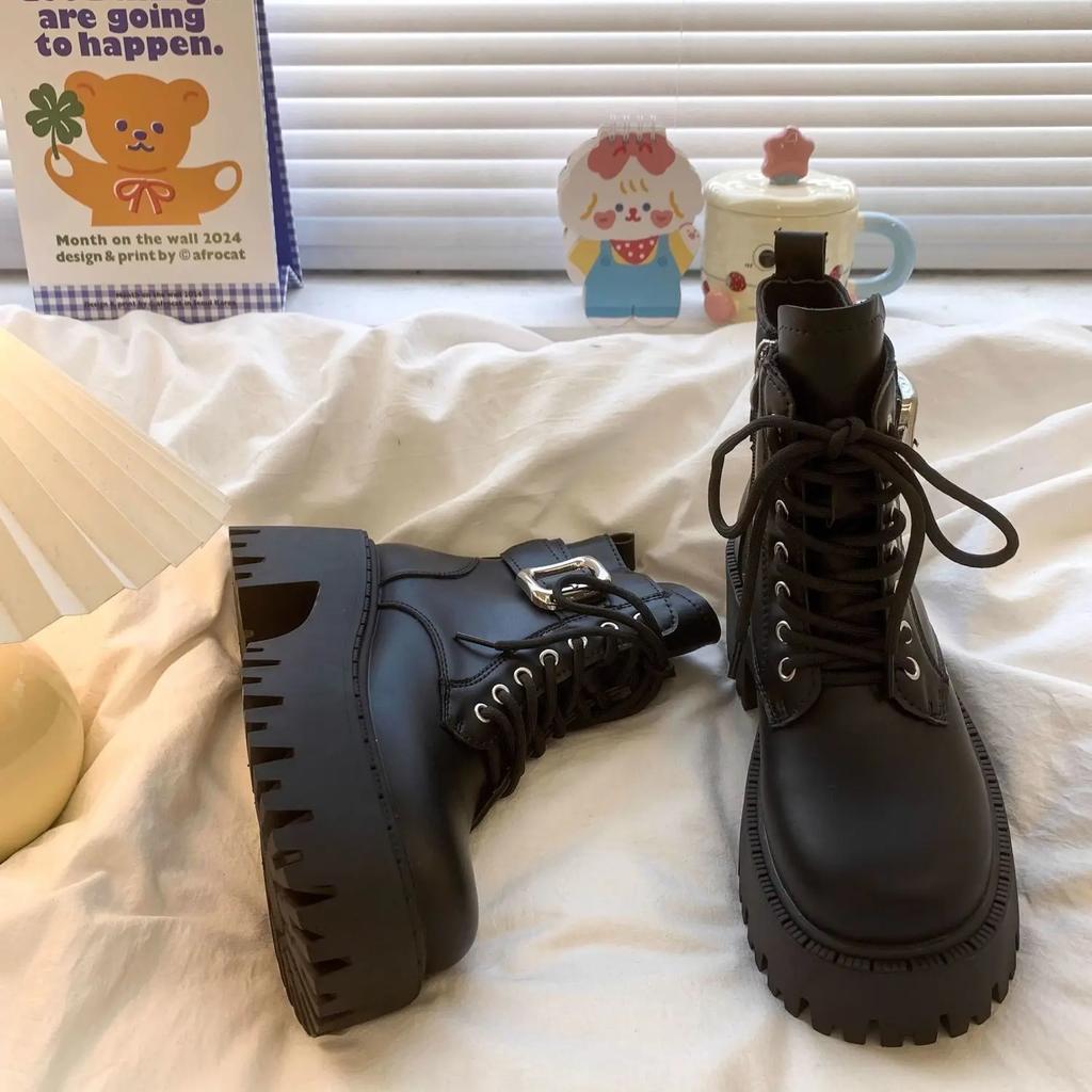 Fashion Woman Short Shoes Punk Style Platform Biker Ankle Boots for Women Fashion 2025 Chic and Elegant Comfortable New Rock Hot Booties