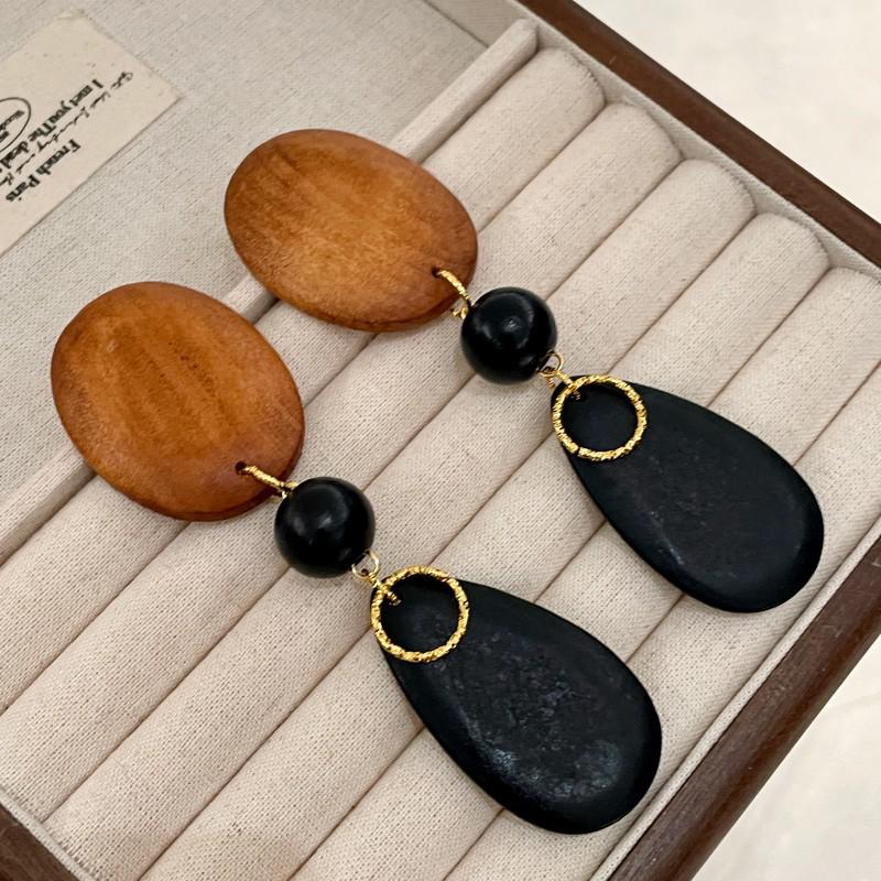 Vintage Black Series Stud Earrings 925 Silver Needle Minimalist High-End Personality Accessories for Women