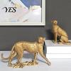 Figurine Modèle Léopard Doré en Résine de Haute Qualité, Statue Vive, Posture Accroupie en Course, Ornement Animalier pour Meuble TV Entrée Bureau, Pendaison de crémaillère,