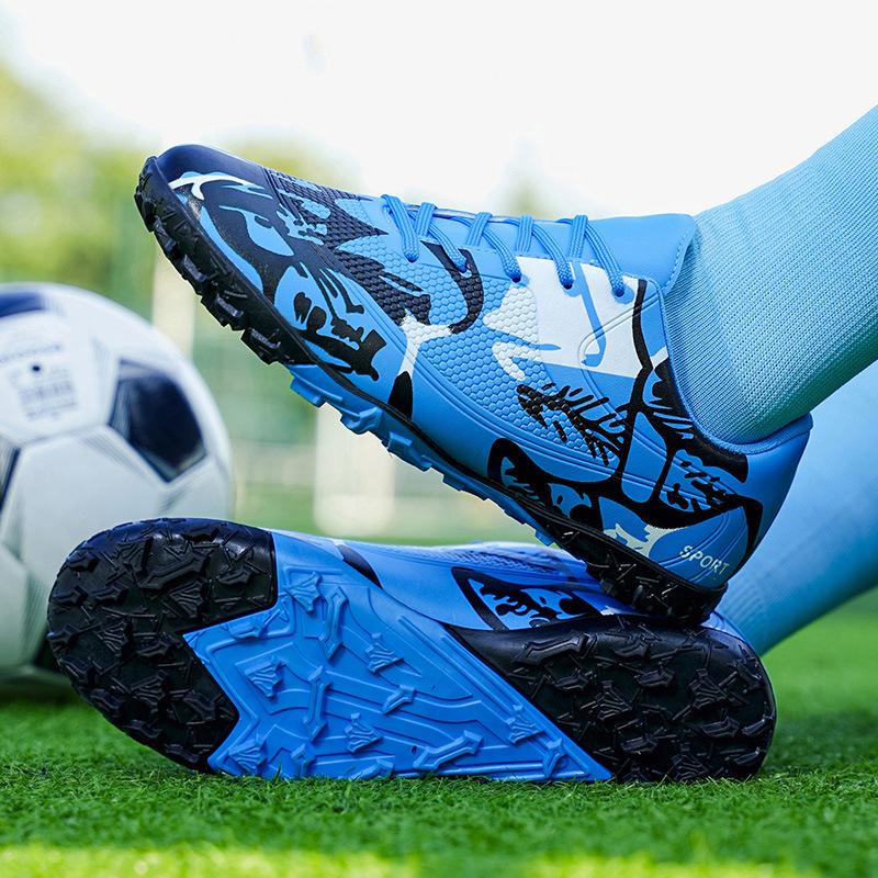 Kall Stick Spot Barnfotbollsskor Trasiga Naglar Pojkar och Flickor Spel Långa Naglar Ungdom Halkfria Sportskor