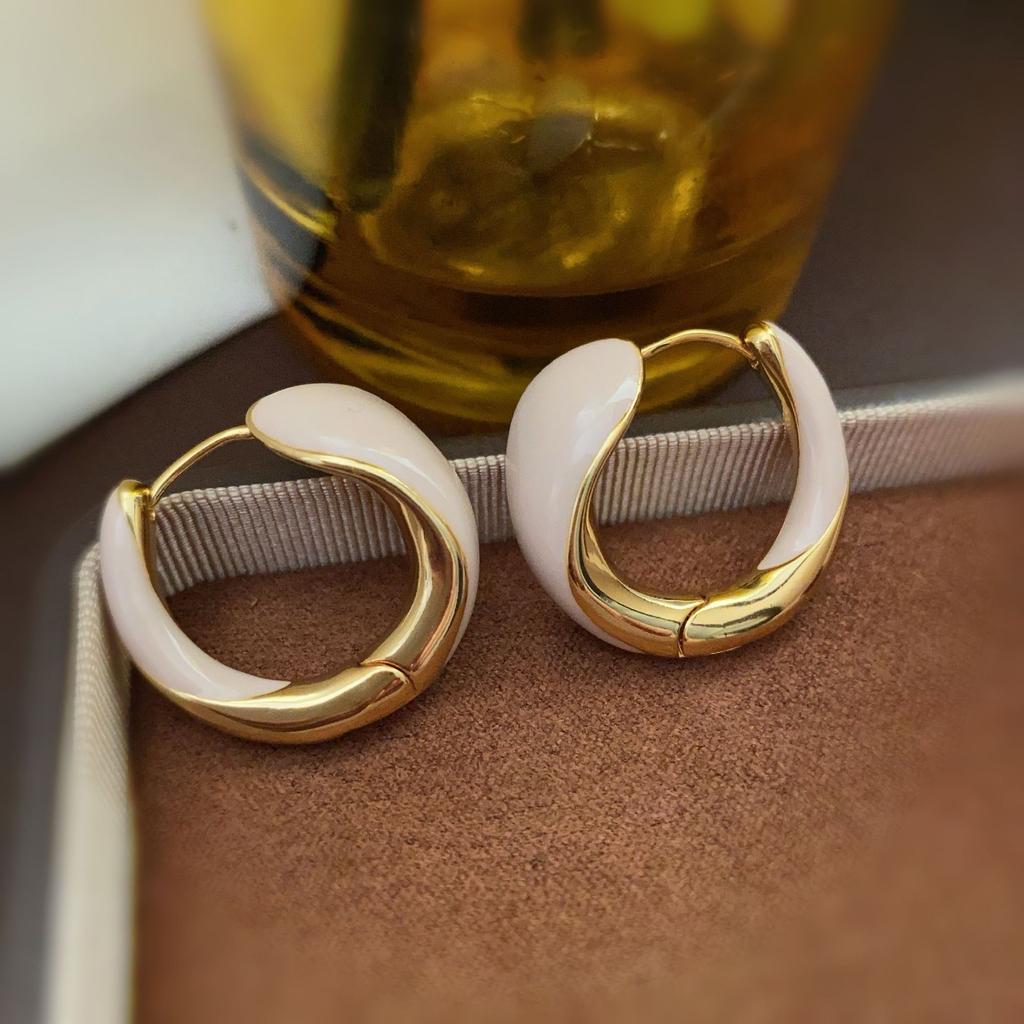 Naked Pink Enamel Oil Drop Earrings Real Gold Earrings Simple Style White Ear Buckles Women