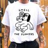Riech an den Blumen Hund Unisex Shirt