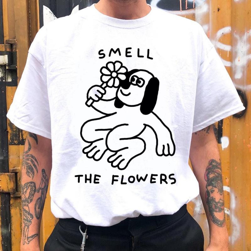 

Smell the flowers dog Unisex Shirt S разноцветный