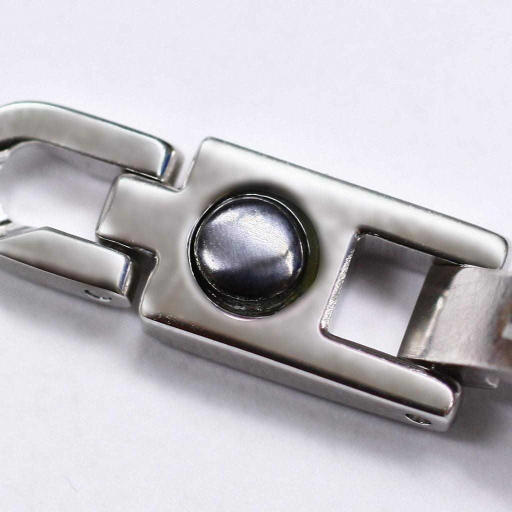 Fiskbensmönstrad Pelle Valentino Naturlig Diamant Magnetisk Halsband Storlek (Platina, M)