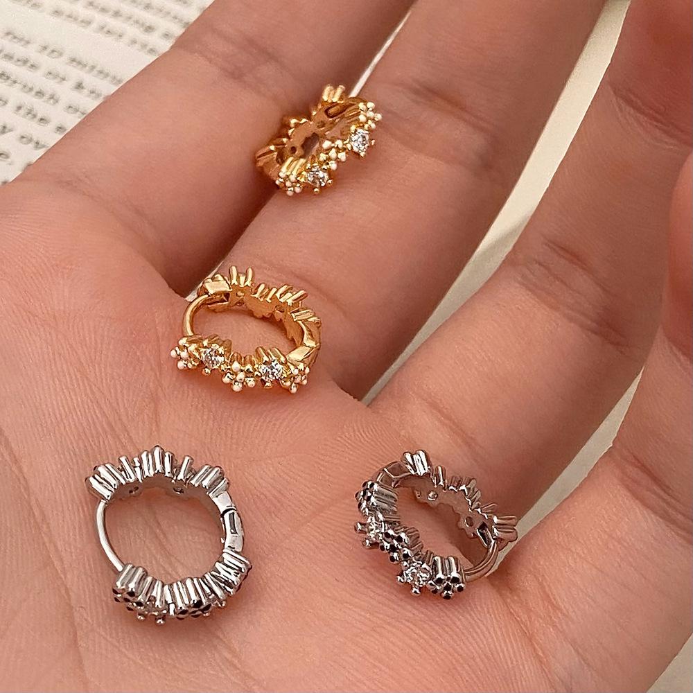 Korean Style Zircon Flower Stud Earrings - Women's Versatile Light Luxury Jewelry