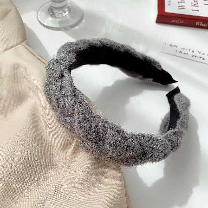 Women's Retro Korean Christmas Headband: High-End Autumn/Winter Hair Jewelry & Versatile Accessory
