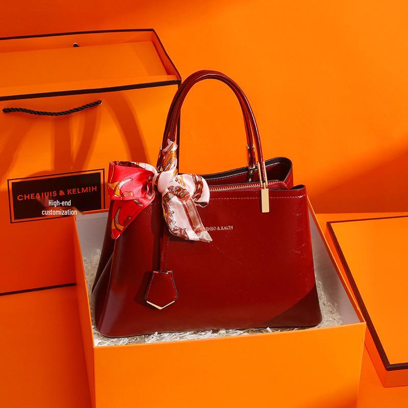 Women's Red Wedding Handbag: Fashion Tote for Ladies & Mother-in-Law's Banquet Gift