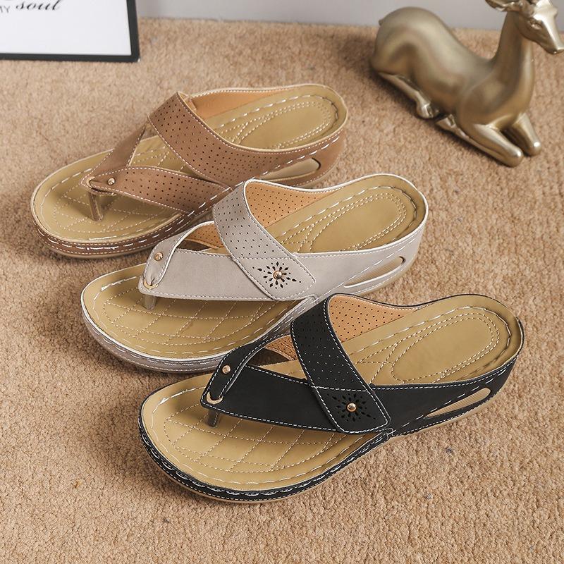 Large size slippers women's summer new fashion slope heel flip-flops wear beach slippers
