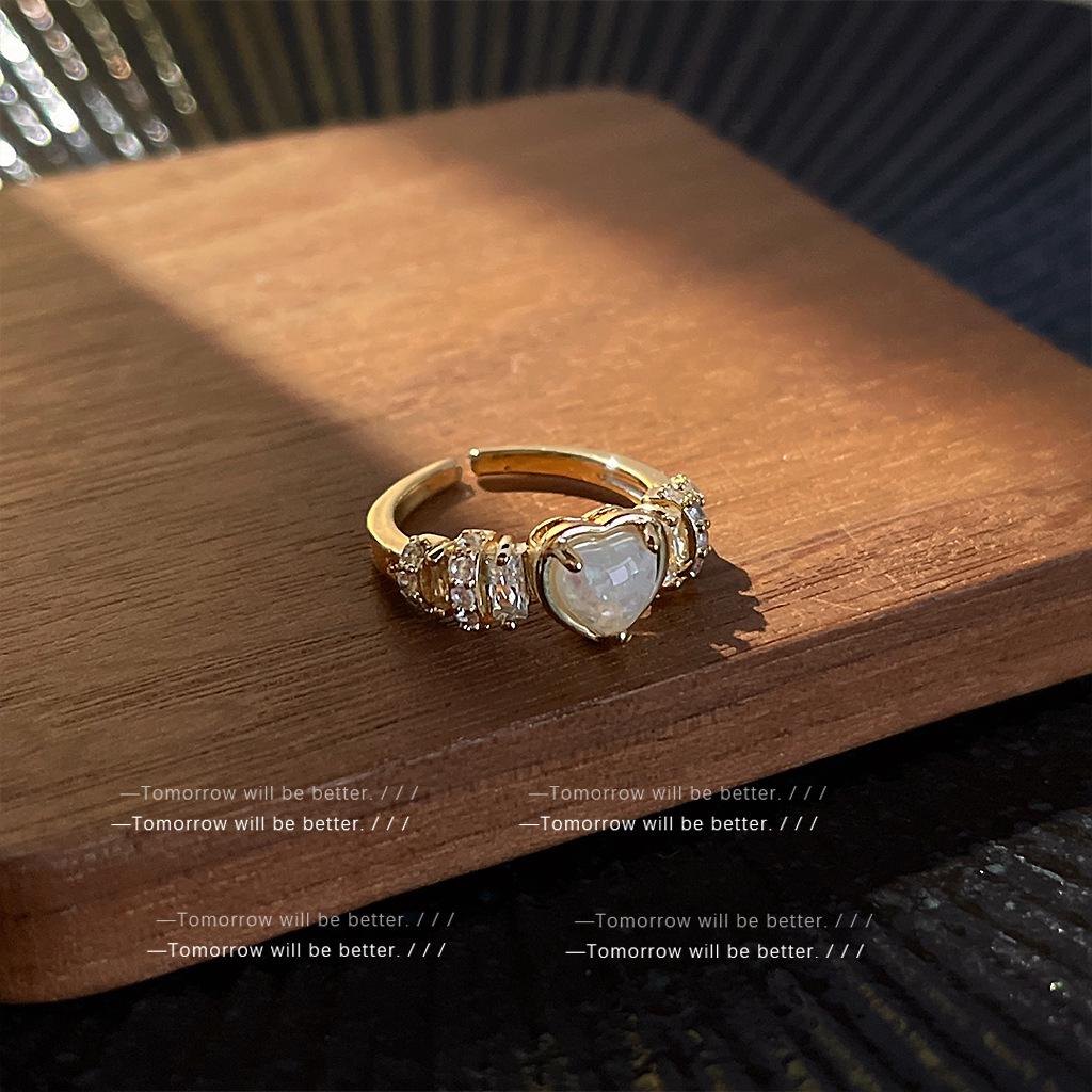 

Элегантное кольцо-сердце из французского циркония для женщин - Стиль Инс, Нишевый дизайн для работы, Роскошная мода высокого класса для указательного пальца Adjustable Open