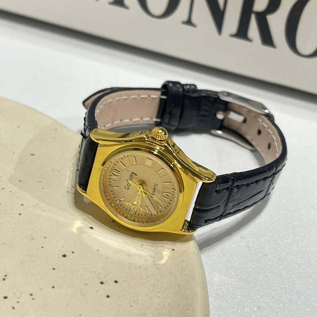 Supply Medieval Fashion Small Gold Watch Watch Temperament High Value Fashion Women'S Small Dial Quartz Watch