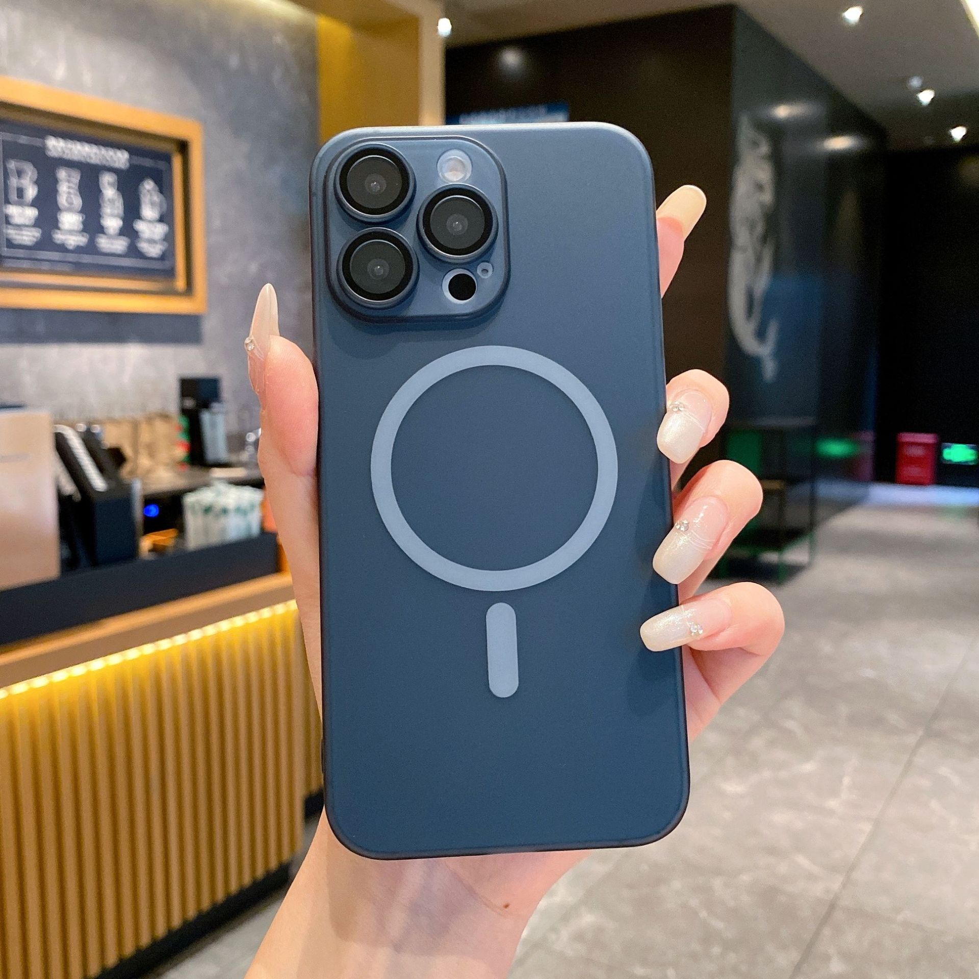 

The Built-in Lens Film Is Suitable for IPhone IPhone 16promax Phone Case 15 Ultra-thin Frosted Ice Mist Magnetic Hard Shell iPhone 11