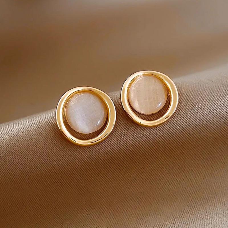 Silver needle same gold earrings women's light luxury high-end temperament pearl stud earrings retro new earrings