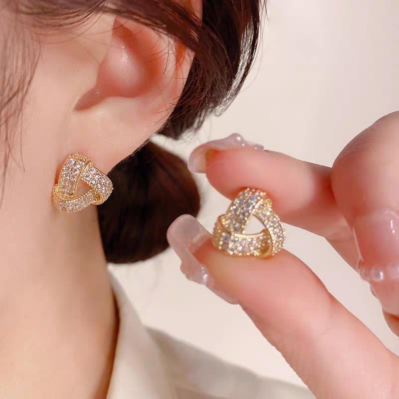 2025 High-End French Pearl Earrings: Unique, Luxurious Studs for Women