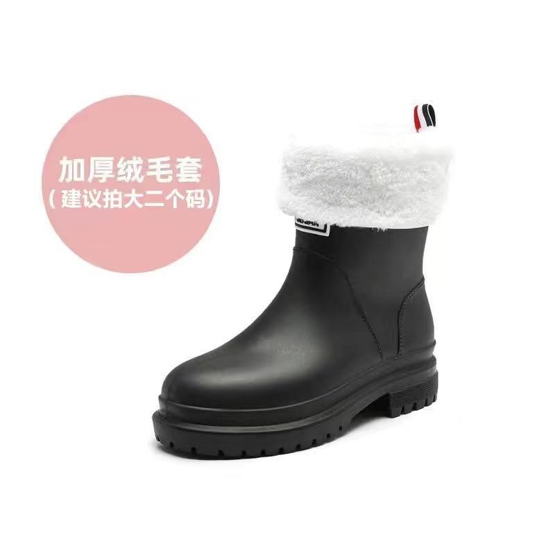 Middle Tube Women's Fashion Outer Wear Rain Shoes Non-slip Rubber Shoes Thick Sole Wear-resistant Water Shoes Short Tube Fashion
