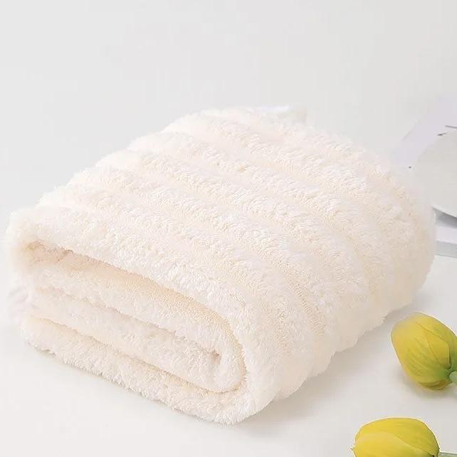 

Унисекс быстросохнущее банное полотенце в кокосовое молоко и полоску - Мягкое, впитывающее, однотонное коралловое флисовое для взрослых 70x140 cm грязно-белый