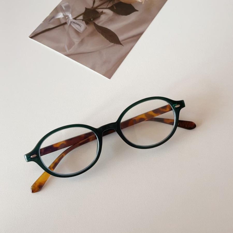 Retro Oval Frame Myopia Anti Blue Light Glasses Sweet Cool Girl Black and White Glasses Retro Simple Ladies