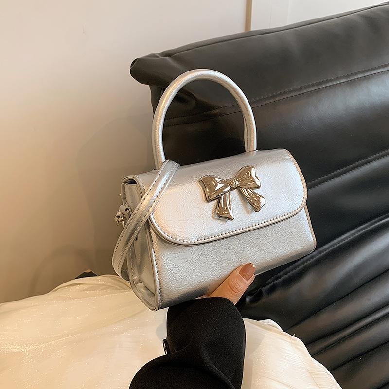Bow Fashion Handbag 2025 Spring New Versatile Ins Shoulder Messenger Bag Foreign Style Gentle Small Square Bag