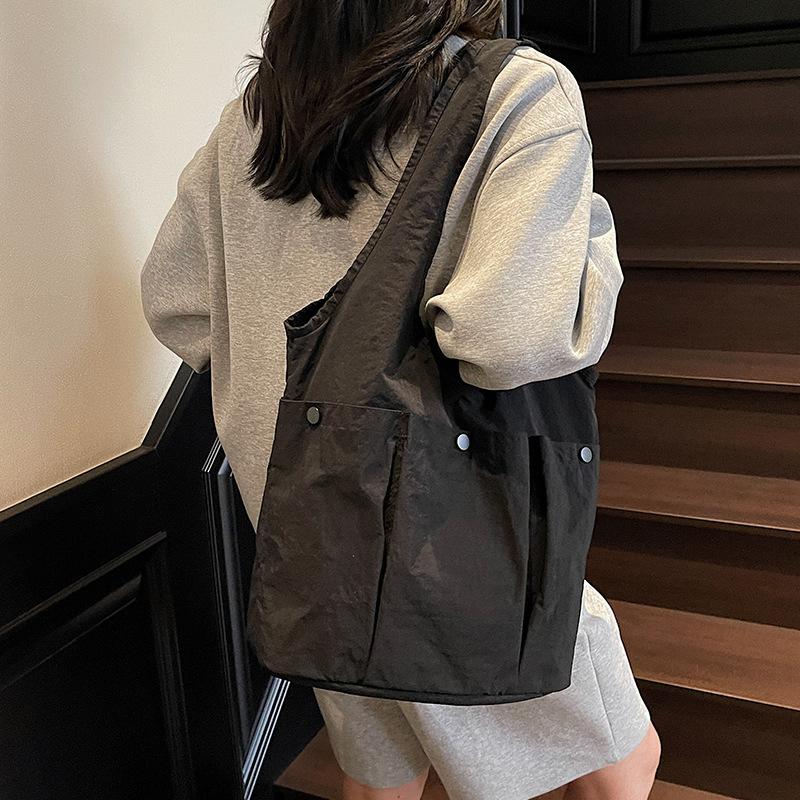 Large Capacity Casual Tote Bag for Women, Pleated Soft and Sticky Armpit Shoulder Bag for Women, Spring Hand-held Shoulder Bag