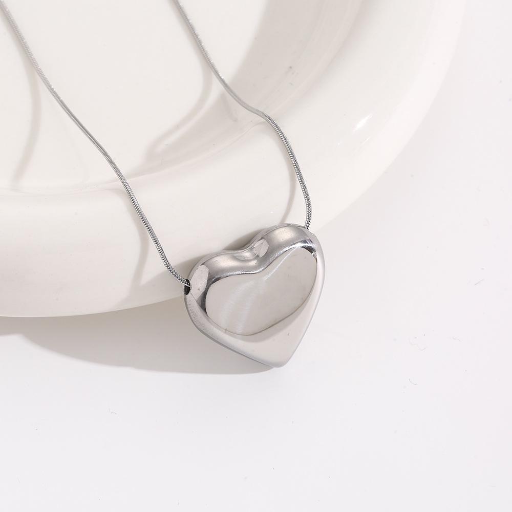 Elegant 18K Plated Titanium Steel Cross Necklace for Women - Light Luxury Clavicle Chain That Resists Fading