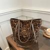 This Year, the Super Fire Leopard Print Tote Bag Women's 2025 New Versatile Autumn and Winter Large-capacity Student Class Shoulder Commuting Bag