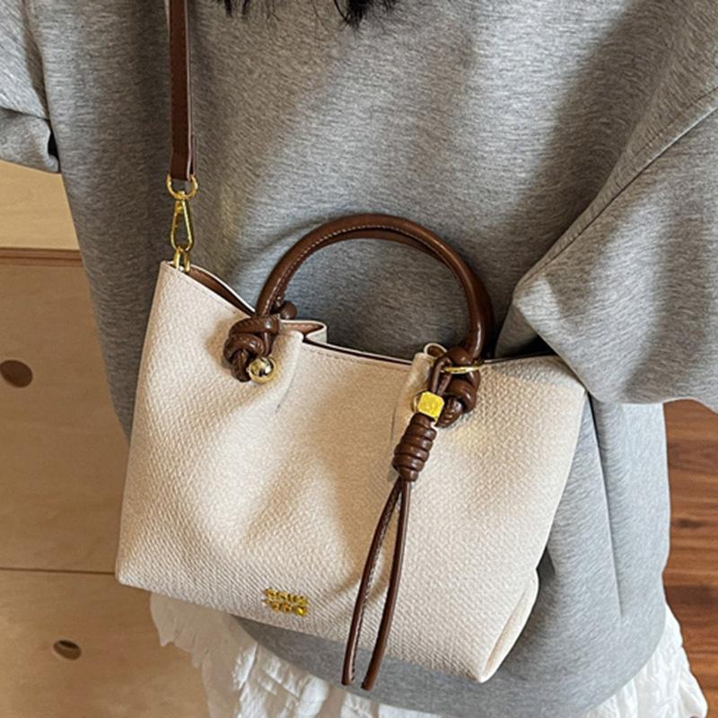 Hand Carrying Simple Fashion Slack Bucket Bag Women 2025 Summer Trend Wrinkled Texture Commuter Messenger Bag Tide