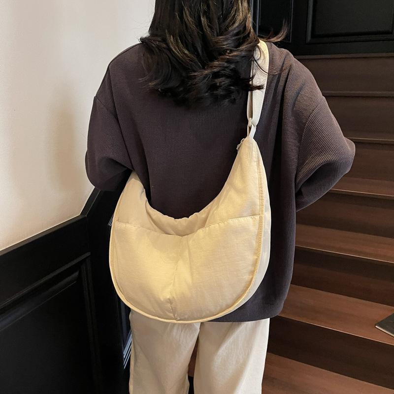 Lightweight Messenger Bag Nylon Cloth Casual Shoulder Bag Large Capacity Dumpling Bag Female Student Bag Cloth Bag In Class