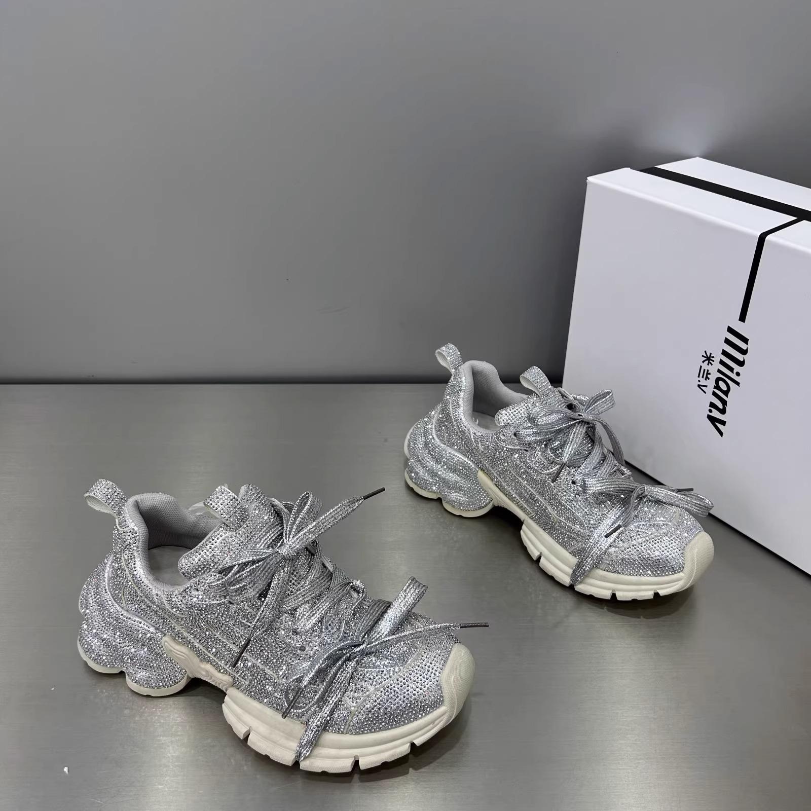 

2025 весна интернет-знаменитости с тем же трендом высокая роскошь кристалл от кутюр универсальная ниша четыре сезона взрыв спорт папины кроссовки 41 серебряный