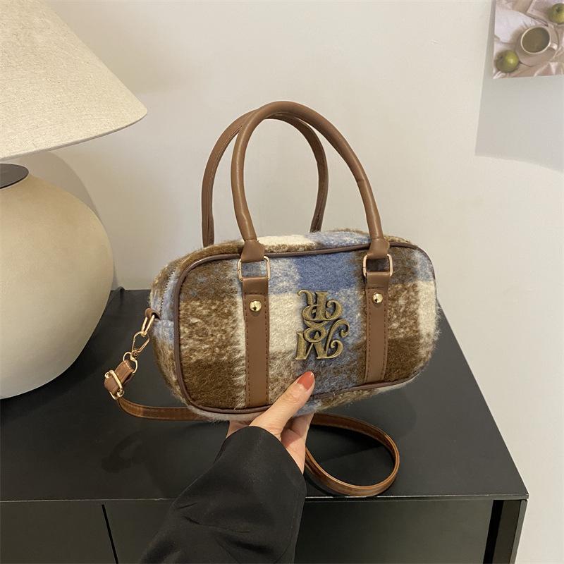 

Korean High-End Plaid Small Shoulder Bag - Autumn/Winter 2024 Collection
