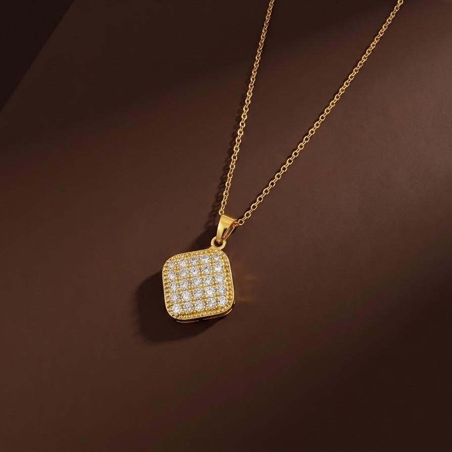 Women's Elegant European & American Style Zirconia Rotatable Square Diamond Necklace, Trendy Fashionable Collarbone Chain.