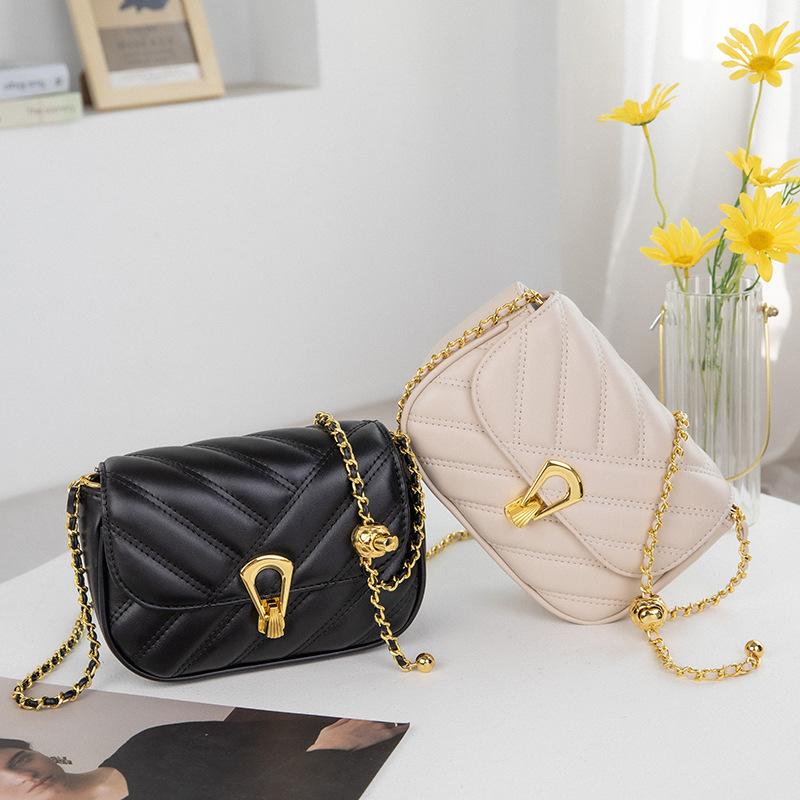 Autumn And Winter Simple Rhombus Women'S Bag Shoulder Chain Bag Women'S Trend Crossbody Small Square Bag Light Luxury Hand Carry