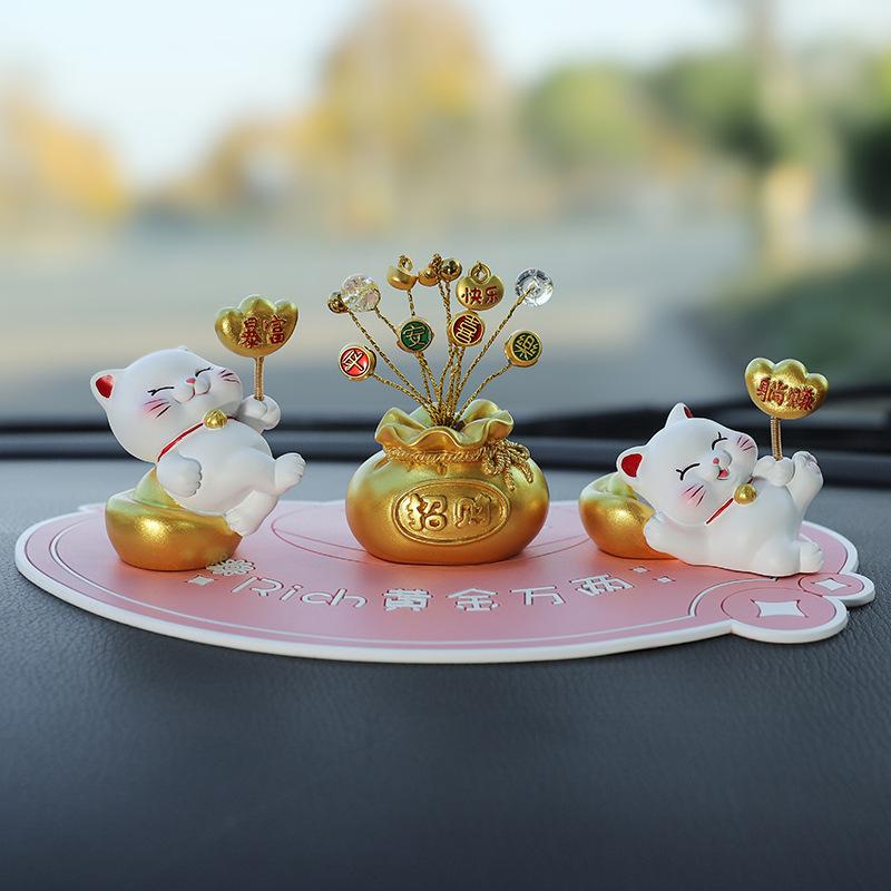 Fortune Cat Coin Spring Swing Creative Interior Cute Car Decoration Car In-vehicle Ornament