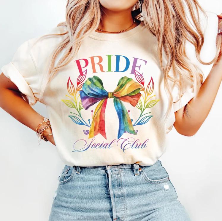 

Pride Social Club Queer Shirt Lesbian Shirt LGBTQ Shirt Unisex T-Shirt M