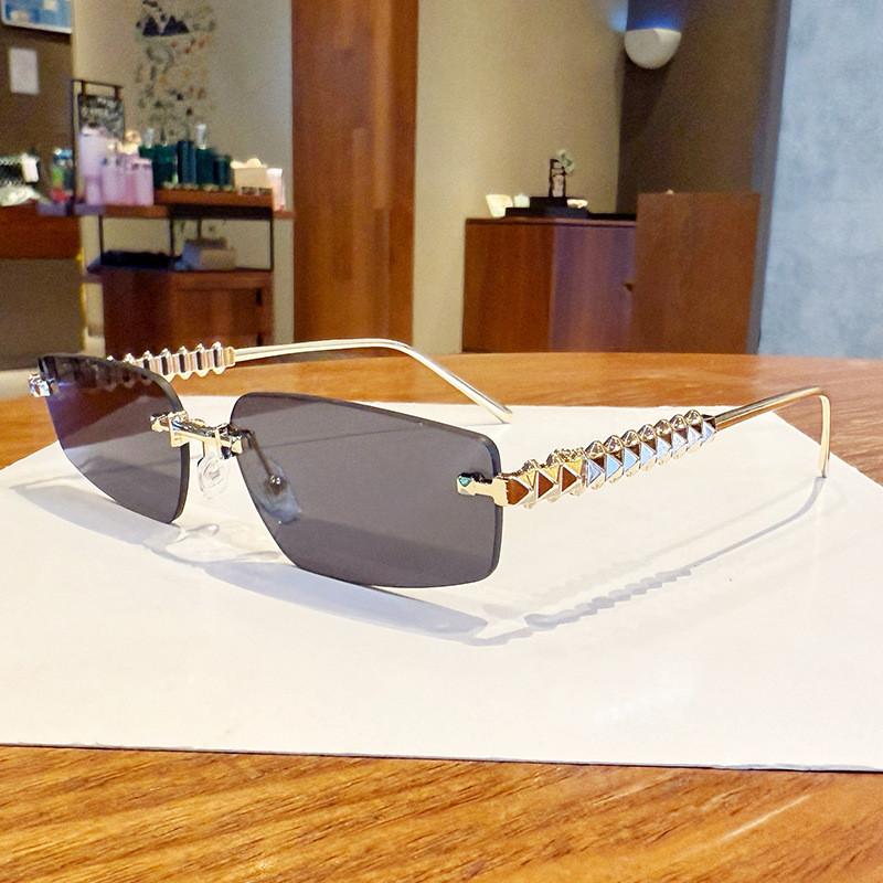 

Летние геометрические солнцезащитные очки с линзами UV400 для повседневной носки и вечеринок Gray