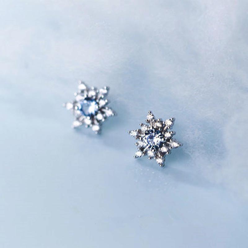 Boucles d'oreilles élégantes en zircon flocon de neige, style coréen – Cadeau de Noël polyvalent bleu et blanc