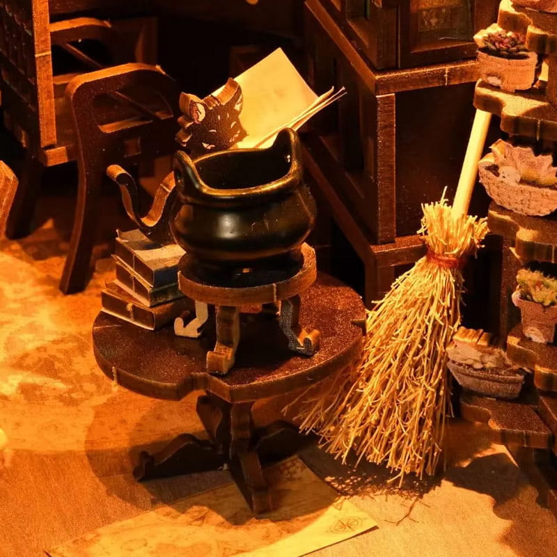 Book Nook Miniature House - Magic Academy*