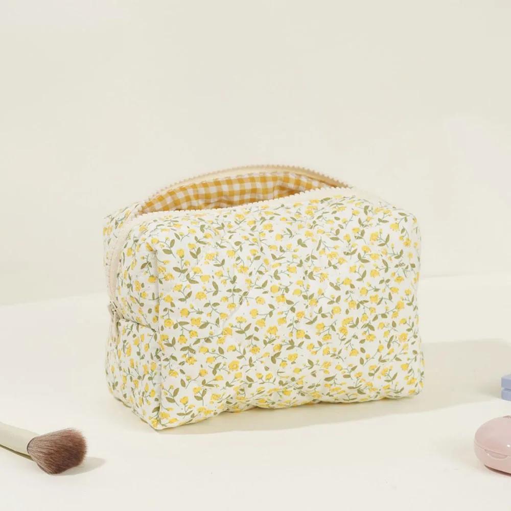 Storage Organizer Floral Puffy Quilted Makeup Bag Flower Printed Cosmetic Pouch Large Travel Cosmetic Bag Makeup Accessory