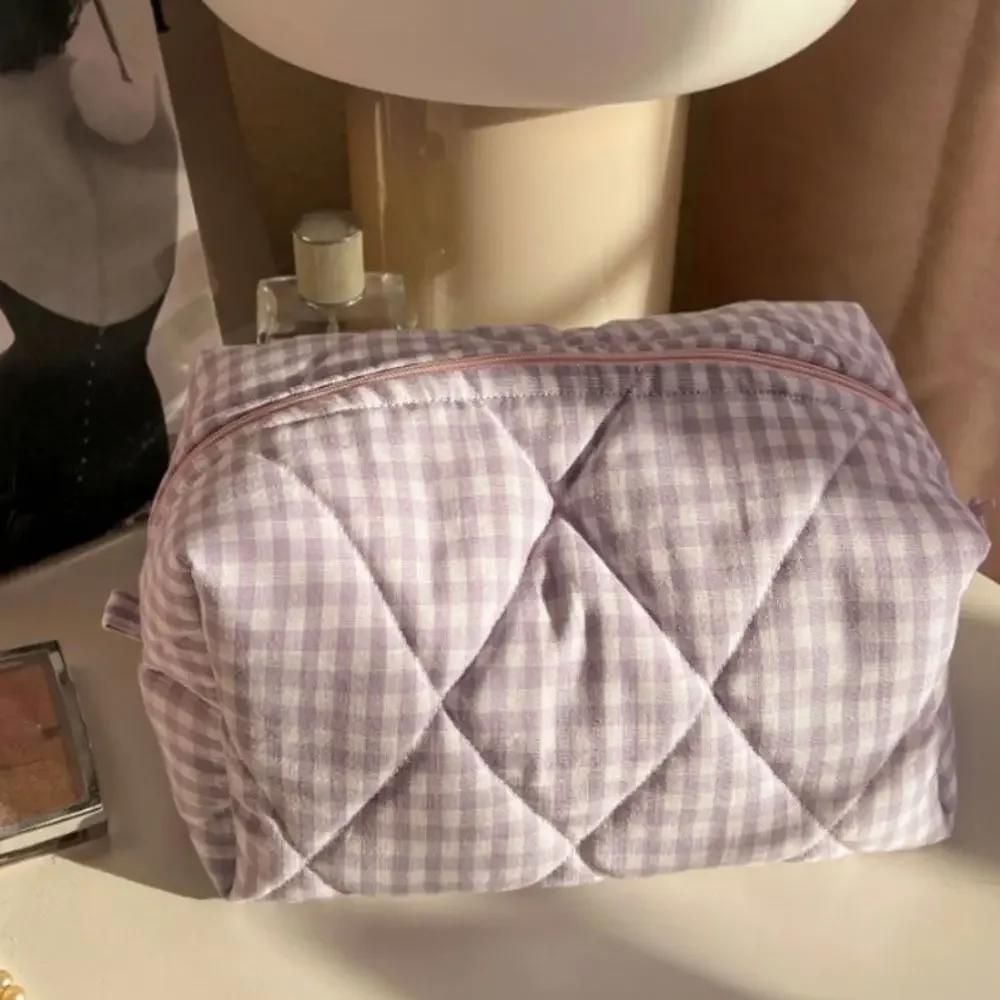 Cotton Quilted Makeup Bag Portable Checkered with Zipper Wash Bag Large Capacity Skincare Pouch Travel