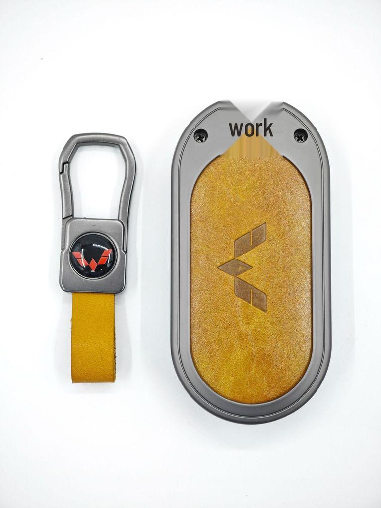Wuling Hongguang Mini Leather Key Case – Genuine Leather Key Protection with Metal Buckle